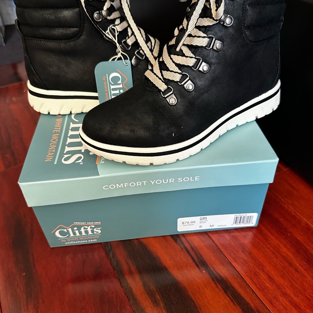 Cliffs by WHITE MOUNTAIN Black Ankle Boots